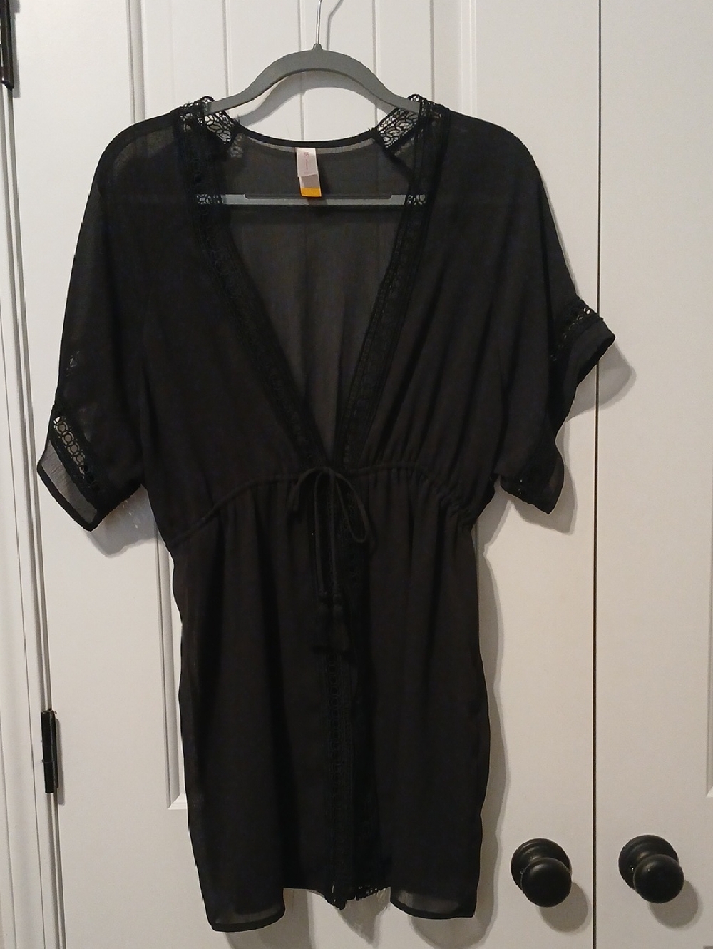 ☀️☀️No Boundaries Black Lace-Trim Tie-Front V-Neck Swim Coverup
